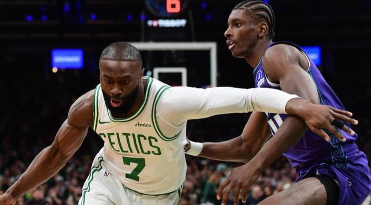 ג'יילן בראון נכנס לצבע