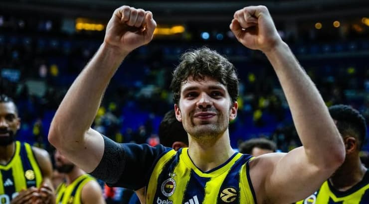 טאריק ביברוביץ' חוגג