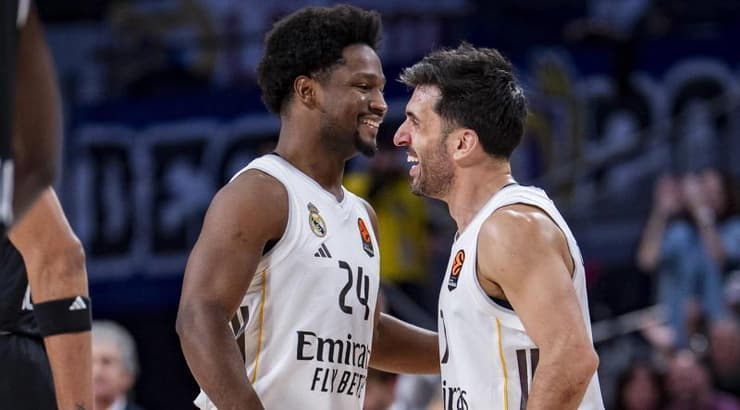 שחקני ריאל מדריד חוגגים