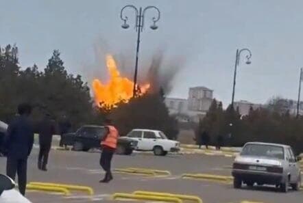 תיעוד לכאורה של כטב"ם מתפוצץ ב נמל תעופה ב דרום אזרבייג'ן ירי מ איראן