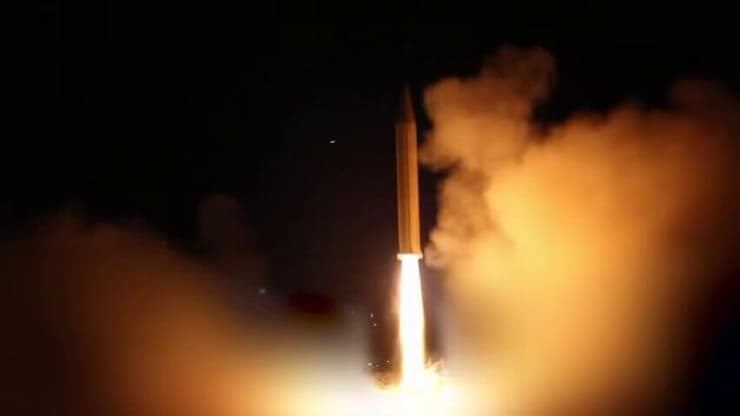 תיעוד משיגור טיל איראני שפרסם משטר האייתוללות תיעוד משיגור טיל חורמשהר 4