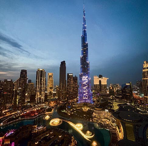 בורג' חליפה, גורד השחקים הגבוה בעולם, כמעט נפגע מכטב"ם | צילום: אי-פי, Altaf Qadri