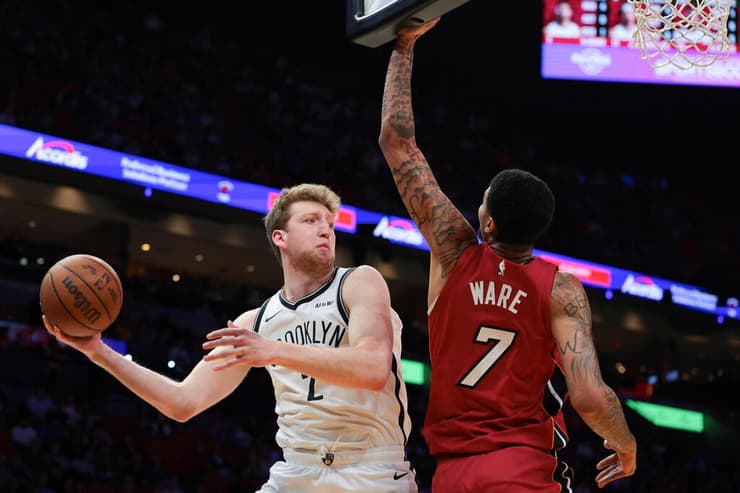 שחקן ברוקלין נטס דני וולף