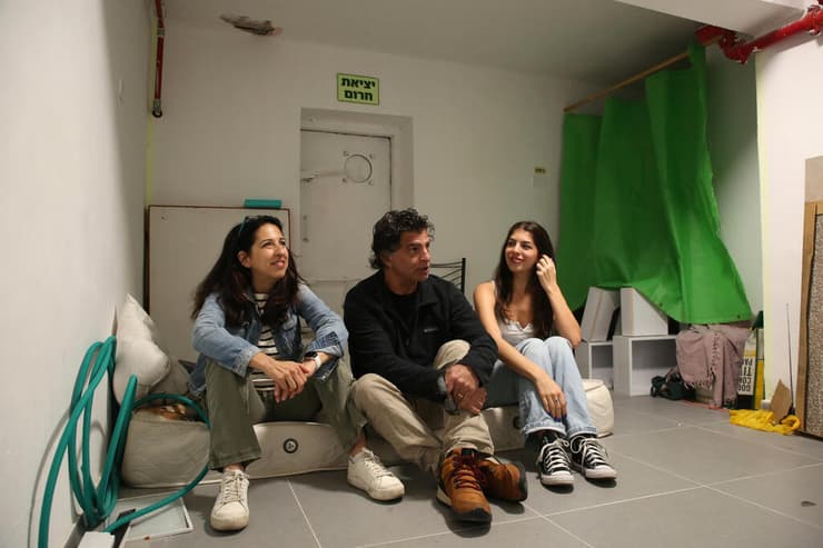 גיל, ג'ניפר והבת סיוון