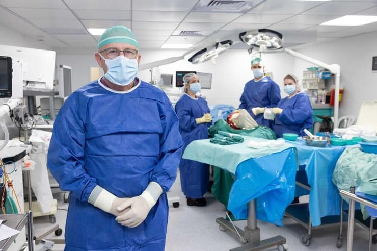 פרופ' ליאור הלר. "מחוץ לבית החולים יותר מפחיד"