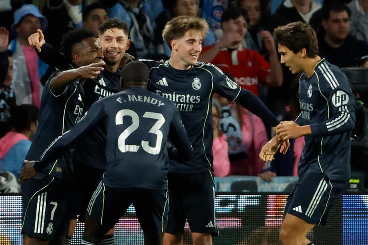 שחקני ריאל מדריד חוגגים עם פדריקו ואלוורדה