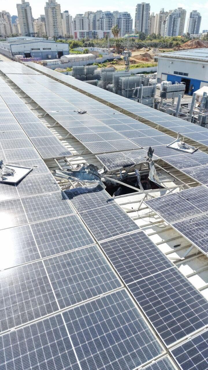 שבר בגג בפתח תקווה