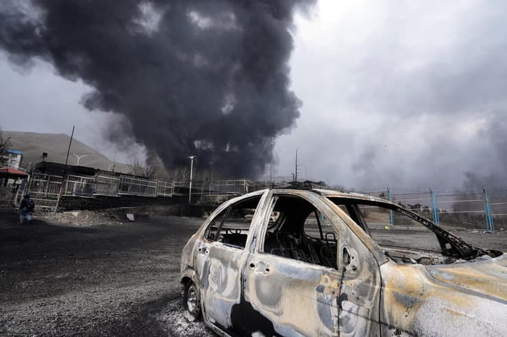 שמי טהרן מלאים בעשן כתוצאה מתקיפה