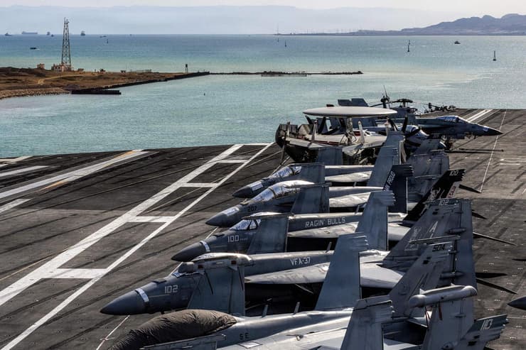 F/A-18 סופר הורנט (צילום: US NAVY / AFP) F/A-18 סופר הורנט