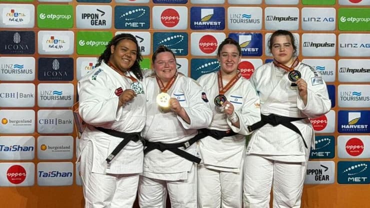 הרשקו ומישינר על הפודיום בגרנד פרי אוסטריה