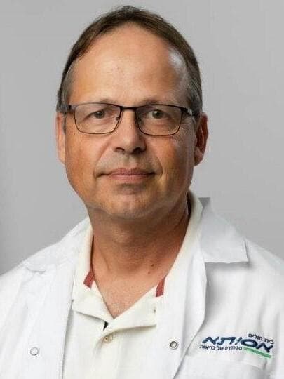 פרופ' אלי לב