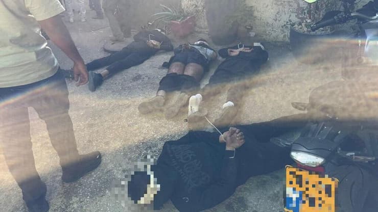 מעצר החשודים (צילום: דוברות המשטרה ) מסתערבי מג״ב בפעילות מבצעית בלוד