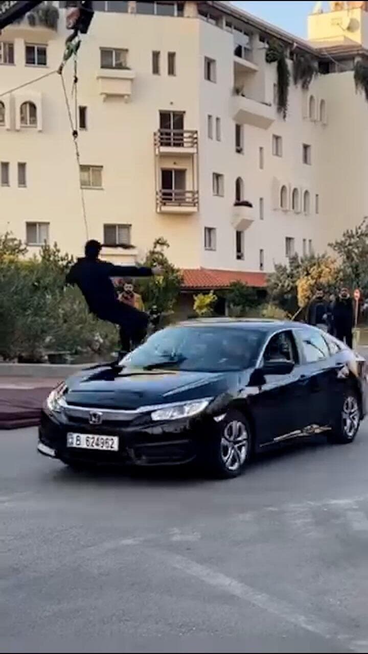 תיעוד עבודתו של כוריאוגרף הקרבות ומתאם הפעלולים מוחמד עלי פחס שנהרג בתקיפות הישראליות בדרום לבנון והיה חבר חיזבאללה