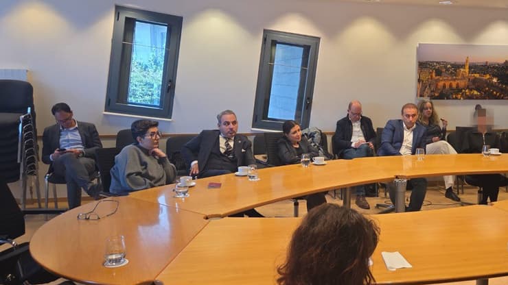 מפגש של איראנים גולים עם שגריר ישראל בברלין