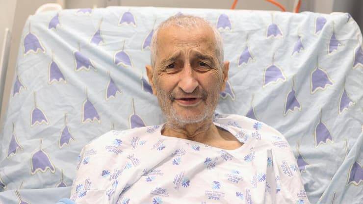 עזרא בולנדי מעד בדרך למקלט ועבר ניתוח