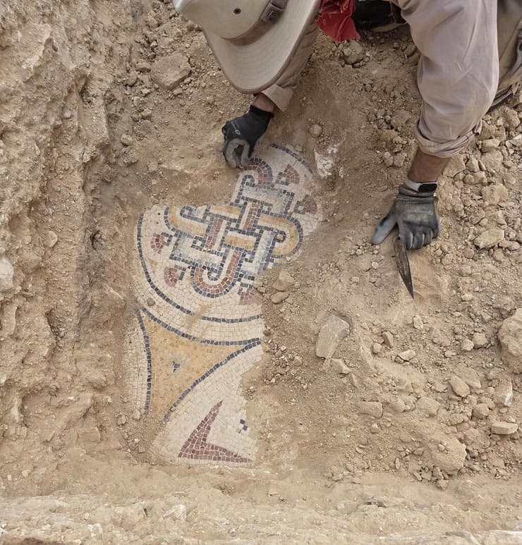 גילוי הפסיפס מניצנה