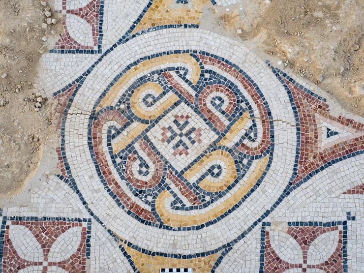 פרגמנט הפסיפס מניצנה