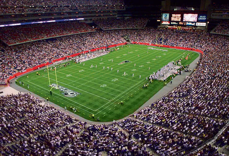 קברניטי העיר  עוד מחכים לכסף.  אצטדיון ג'ילט  בפוקסבורו,  מסצ‘וסטס