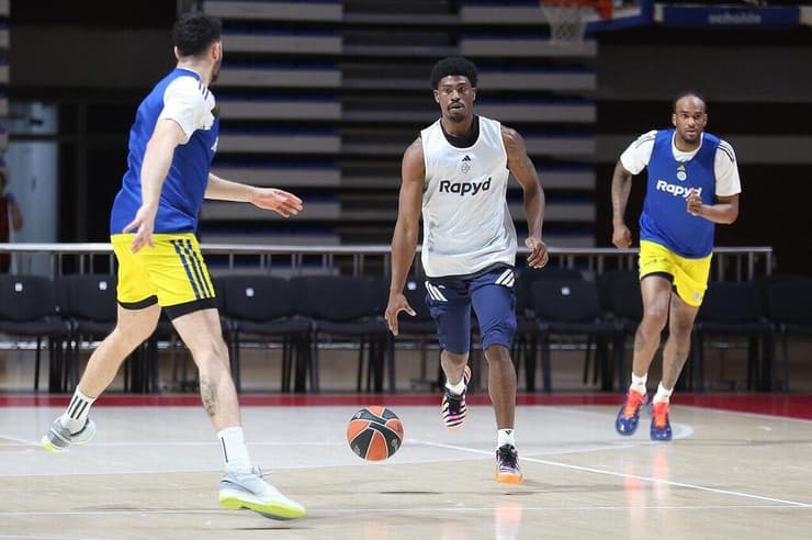 אימון מכבי ת"א ג'ימי קלארק