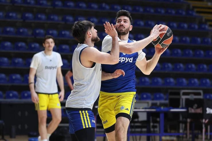 אימון מכבי ת"א גור לביא