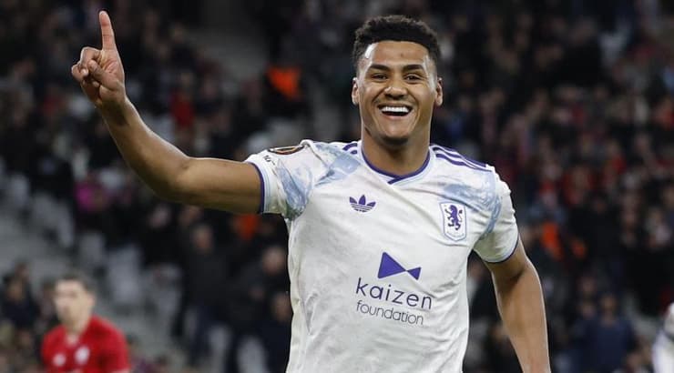 אולי ווטקינס חוגג