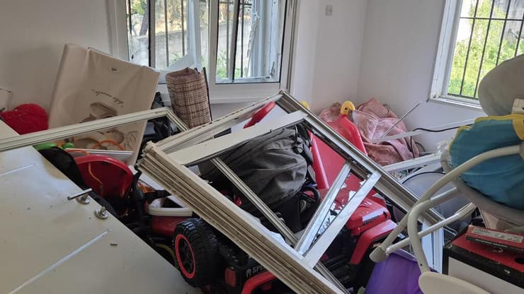 פגיעה באחד הבתים בזרזיר