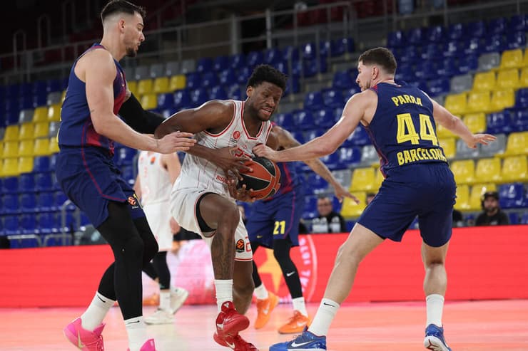 שחקן הפועל ת"א דן אוטורו