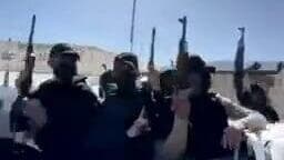 תיעוד מחאן יונס בחודש שעבר: שיירת מחבלי חמאס עם נשקים שלופים תיעוד מחאן יונס: שיירת מחבלי חמאס עם נשקים שלופים