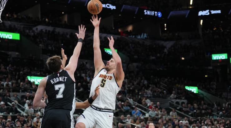 ניקולה יוקיץ' קולע