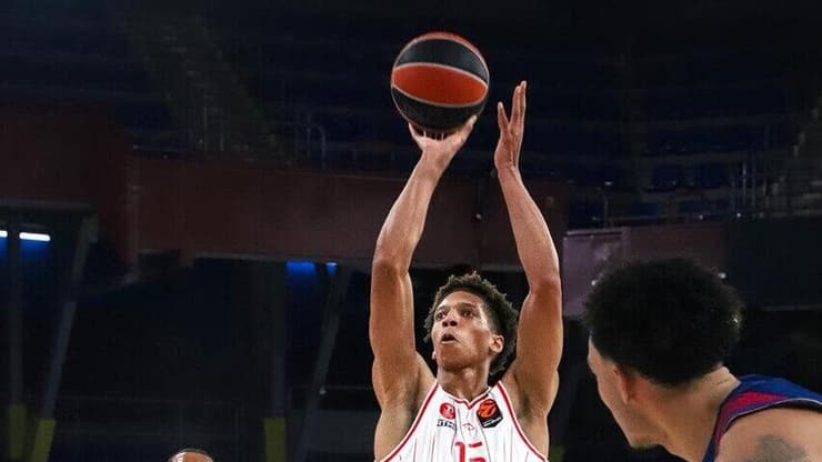 שחקן הפועל ת"א קסלר אדוארדס