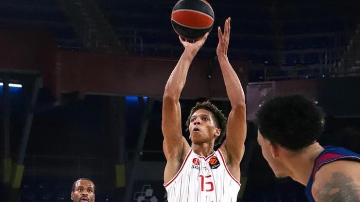 שחקן הפועל ת"א קסלר אדוארדס