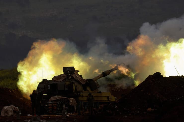 ירי של צה"ל בגבול לבנון (צילום: Jalaa MAREY / AFP) ירי של צה"ל בגבול לבנון