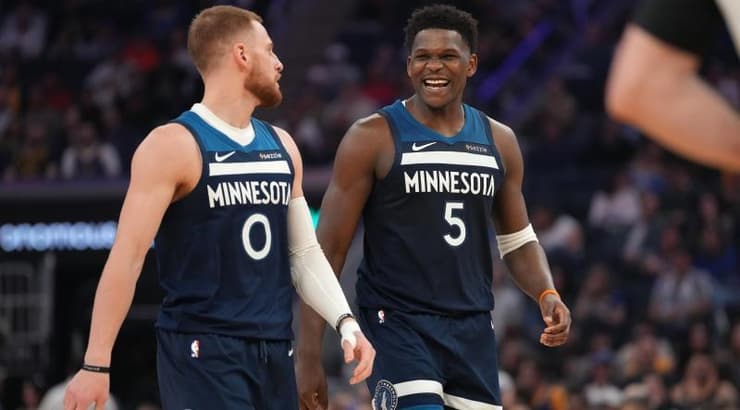 אנתוני אדוארדס ודונטה דיווינצ'נזו