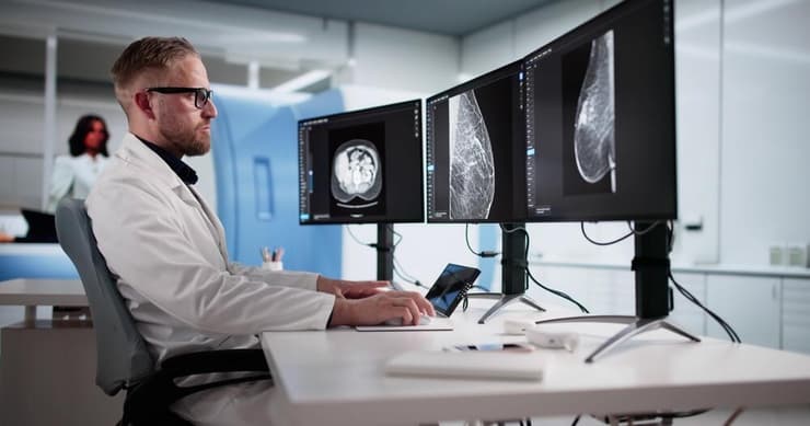 רדיולוג הדמיה ממוגרפיה סרטן השד