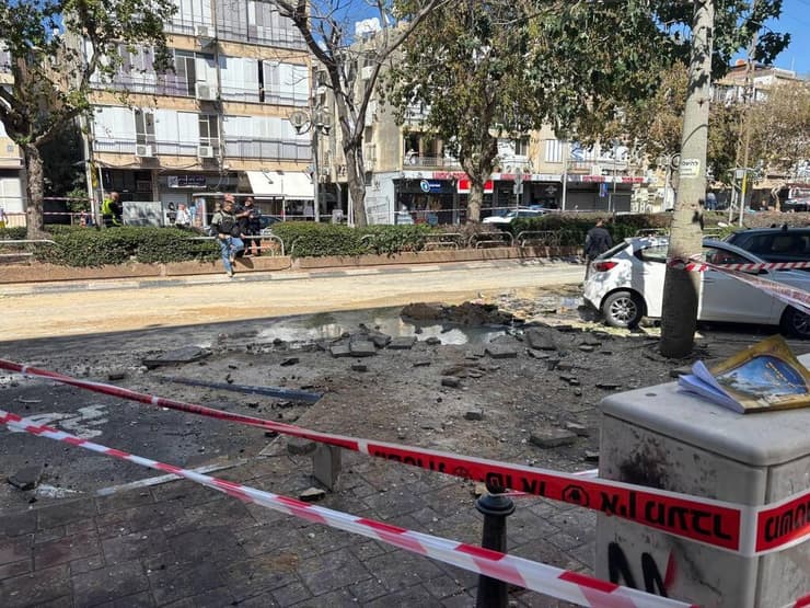 פגיעה ישירה בחולון