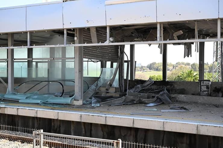 פגיעה ישירה בתחנת רכבת בחולון