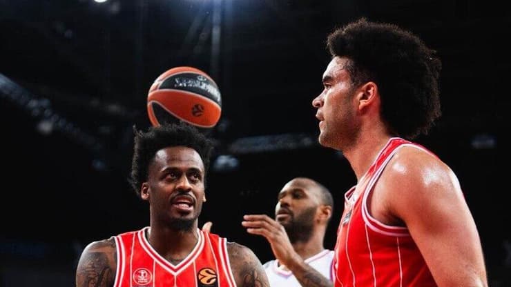 אלייז'ה בראיינט ואנטוניו בלייקני