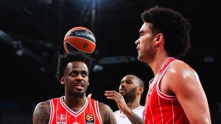 אלייז'ה בראיינט ואנטוניו בלייקני