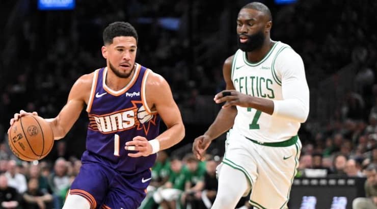 דווין בוקר מול ג'יילן בראון