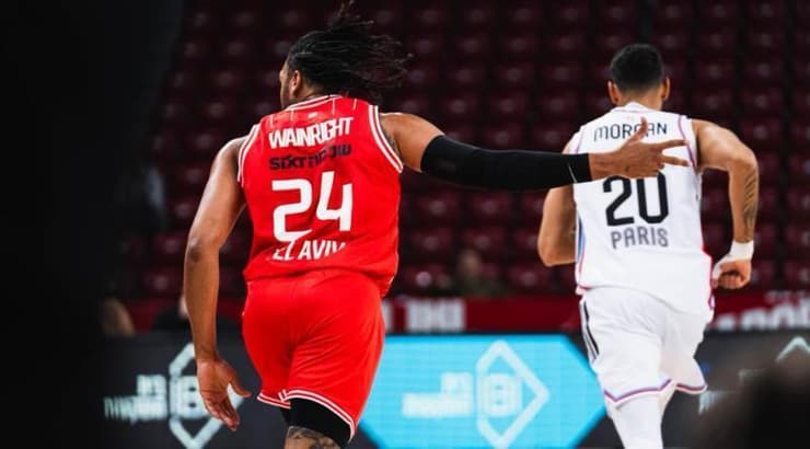 איש וויינרייט חוגג