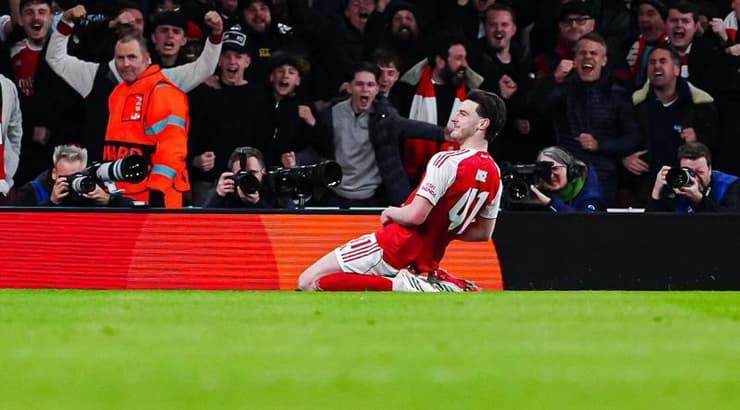 דקלן רייס חוגג בסטייל