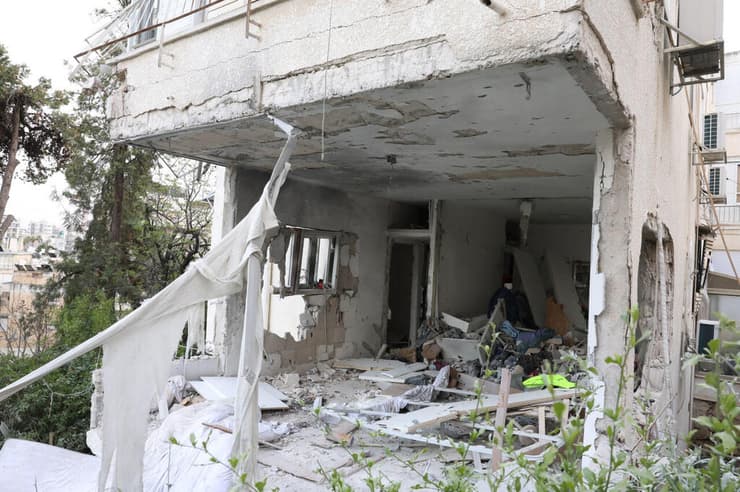 פגיעה בבניין במרכז