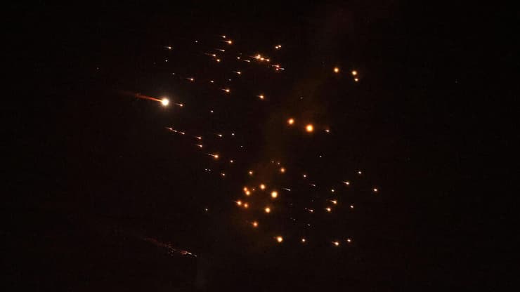 טיל מתפזר ששוגר מאיראן בשמי ישראל