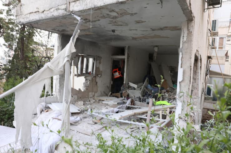 פגיעה בבניין במרכז