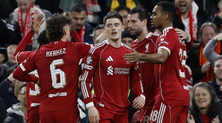 שחקני ליברפול מרוצים