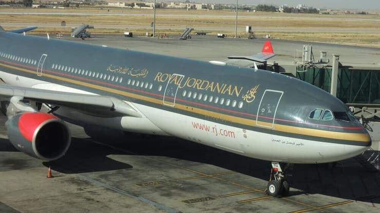 מטוס של רויאל ג'ורדיניאן בשדה התעופה בעמאן