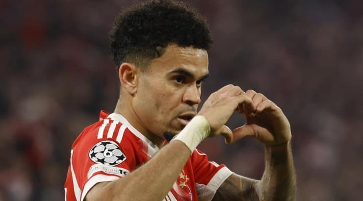 לואיס דיאס מראה אהבה