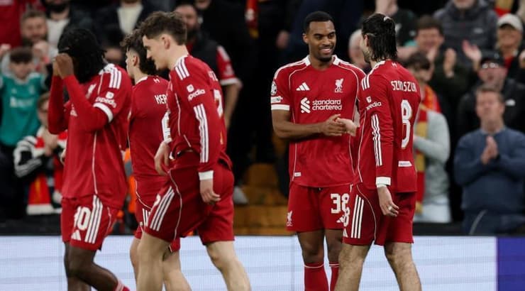 שחקני ליברפול מברכים את ריאן חראבנברך