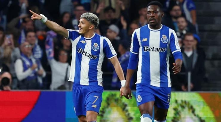 שחקני פורטו חוגגים