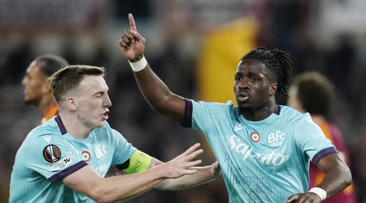 ג׳ונתן רואו מאושר